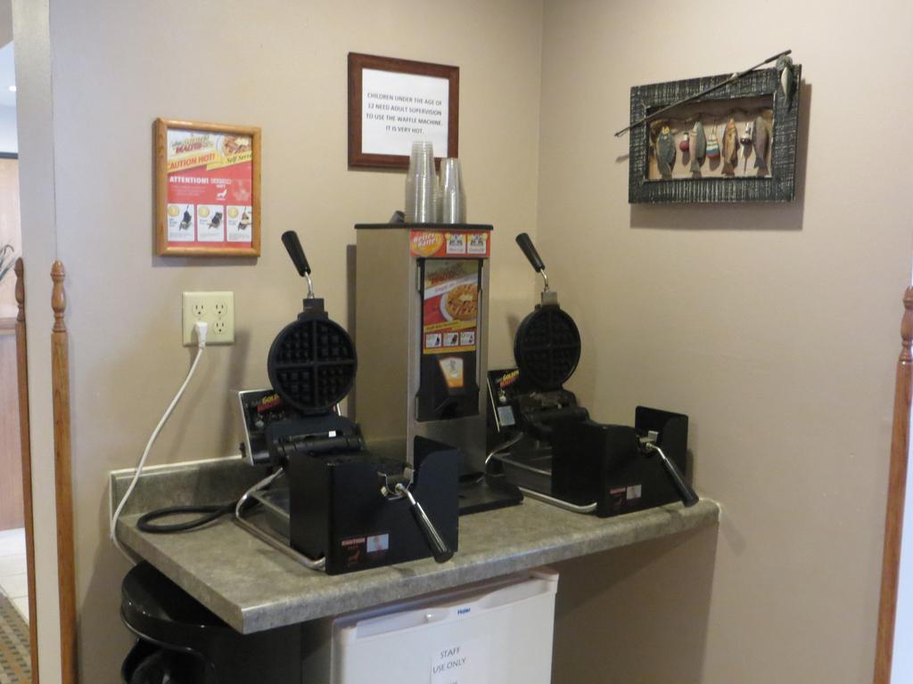 Hotel Super 8 By Wyndham Spearfish Esterno foto